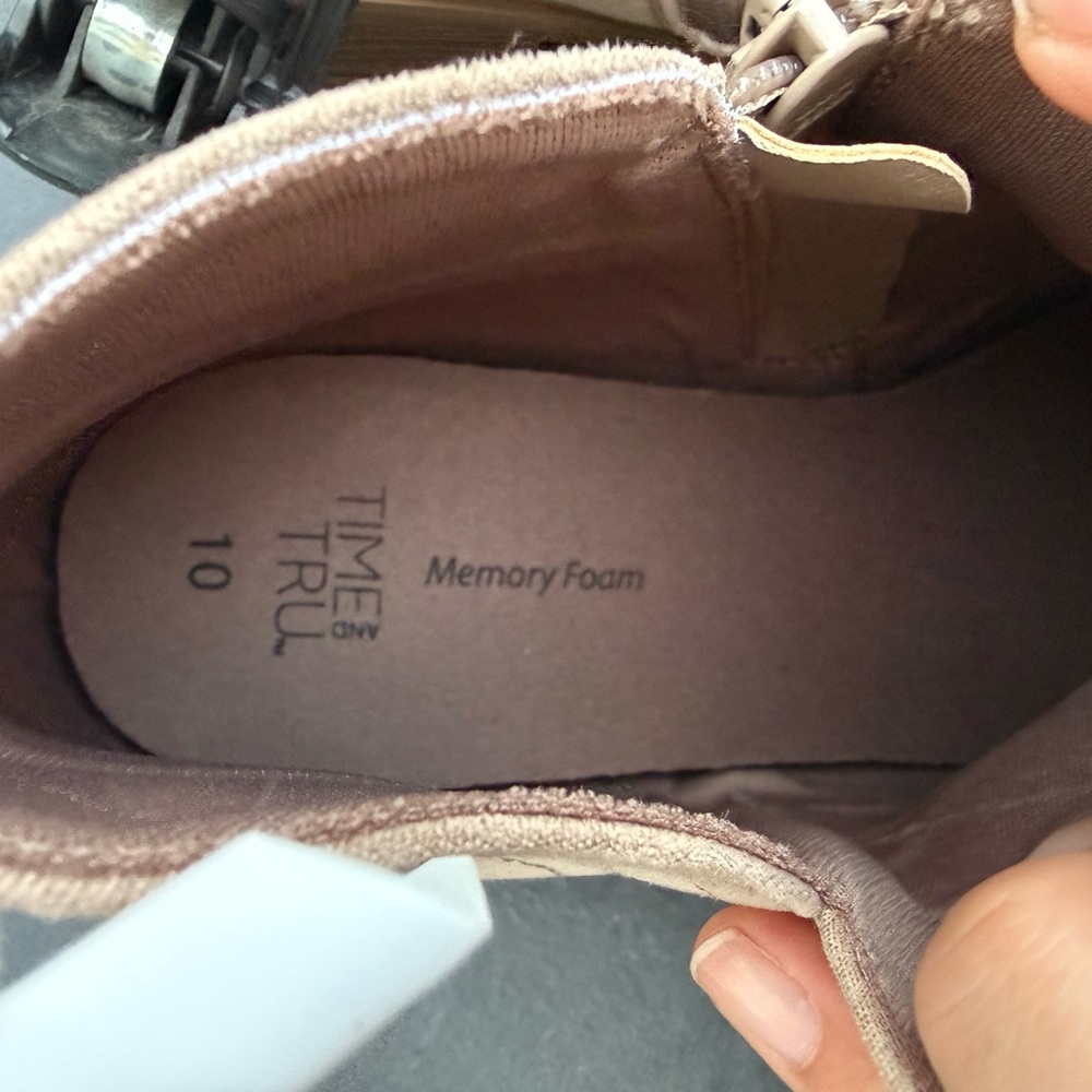Time and Tru Tan Ankle Booties Memory Foam Low Heel Women’s Size 10 NWT - Picture 6 of 7